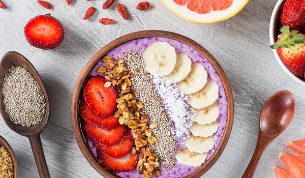 Here is What Smoothie Bowl You Should Make Based On Your Zodiac Sign