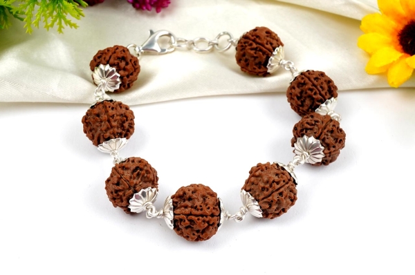 5 mukhi rudraksha, panch mukhi rudraksh, 5 mukhi rudraksh benefits, five face rudraksh, mantra for panch mukhi rudraksh, importance of 5 mukhi rudraksh,how to wear 5 mukhi rudraksh, 5 mukhi rudraksh puja, precautions of 5 mukhi rudraksh