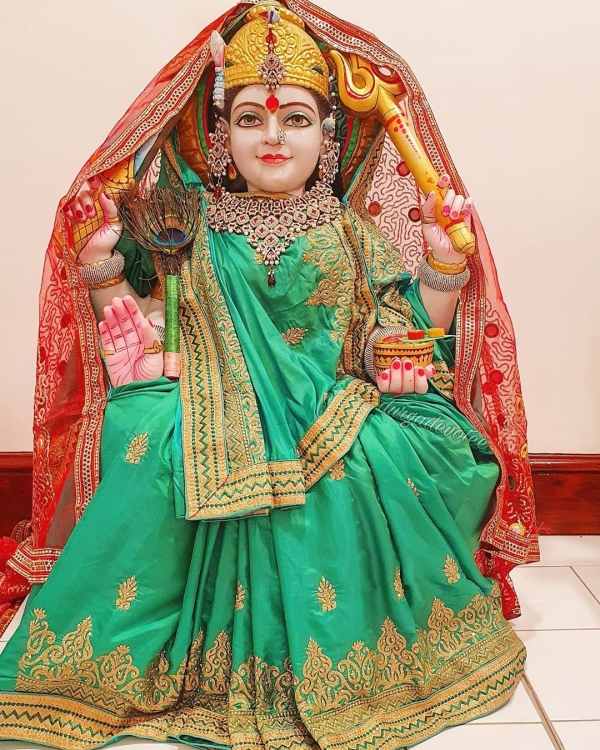 santoshi mata vrat katha, santoshi mata, santoshi mata fasting, shukravar vrat, friday fasting, santoshi mata worship method, shukrvar pooja samagri, benefits of santoshi mata vrat katha, benefits of friday fasting